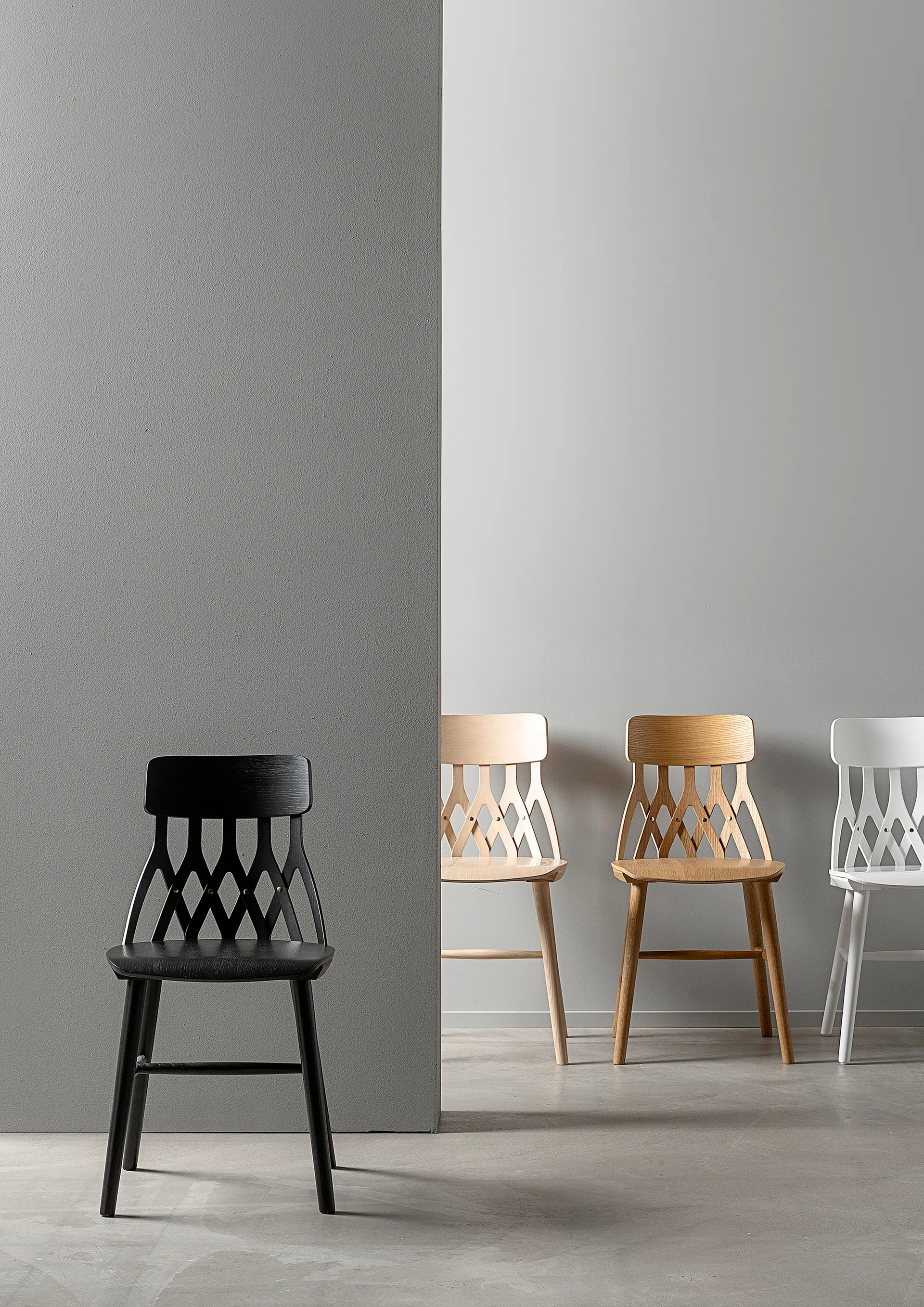 Y5 stol, Ask sort bejdset Hans K