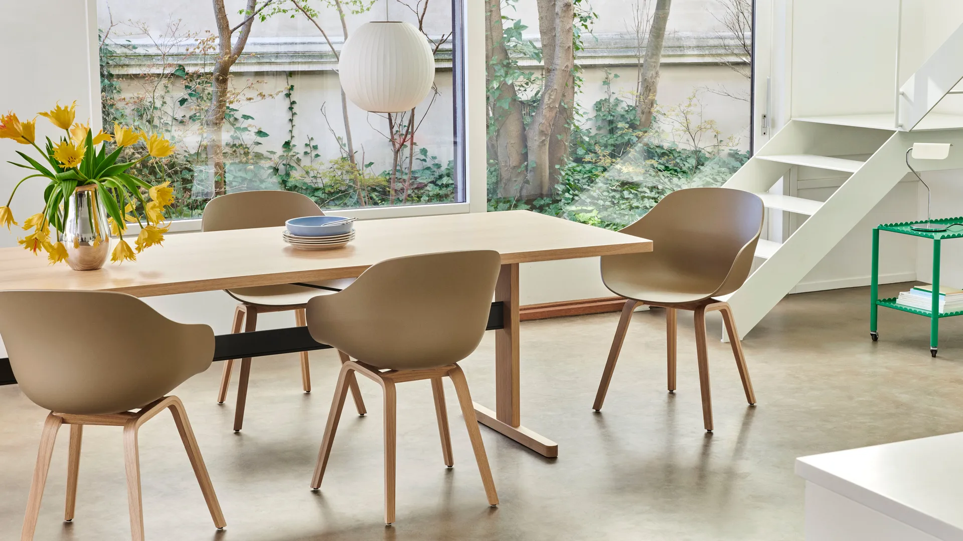 About a Chair 22 2.0 stol, Clay-lakeret egestel HAY