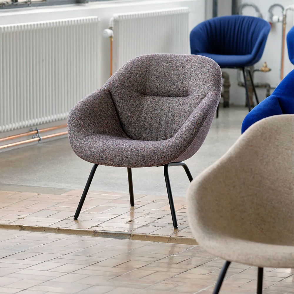 About a Lounge 87 Soft lænestol, Lola yellow-sort stålstel HAY