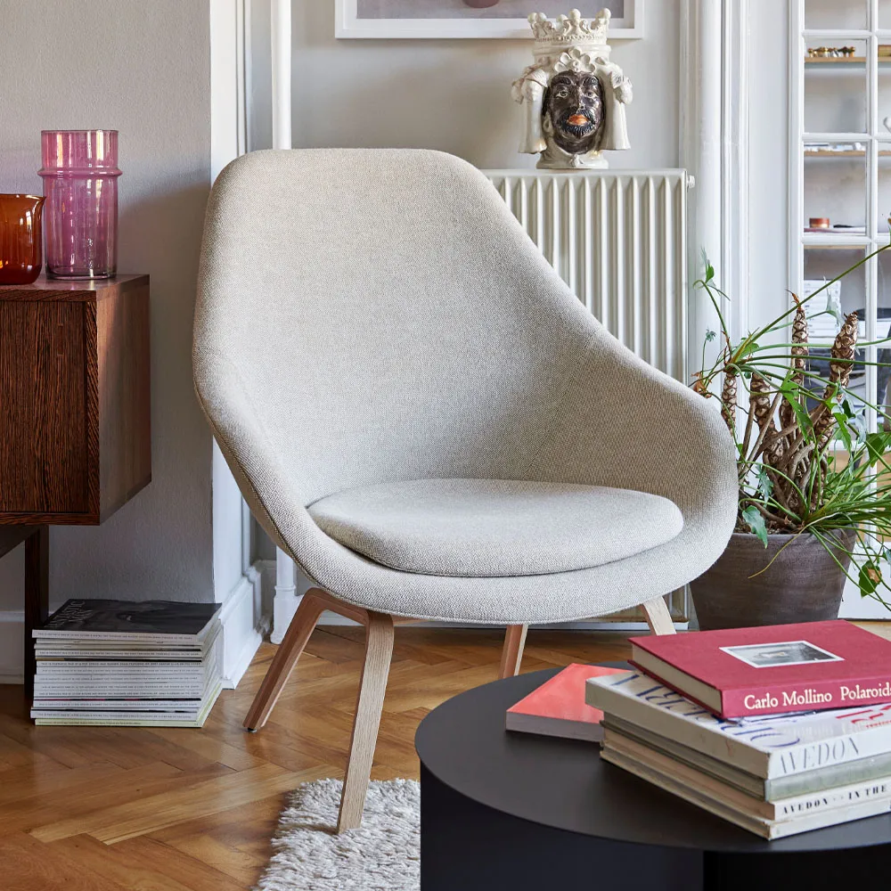 About a Lounge 93 lænestol, Remix 183 black-svart egeben HAY