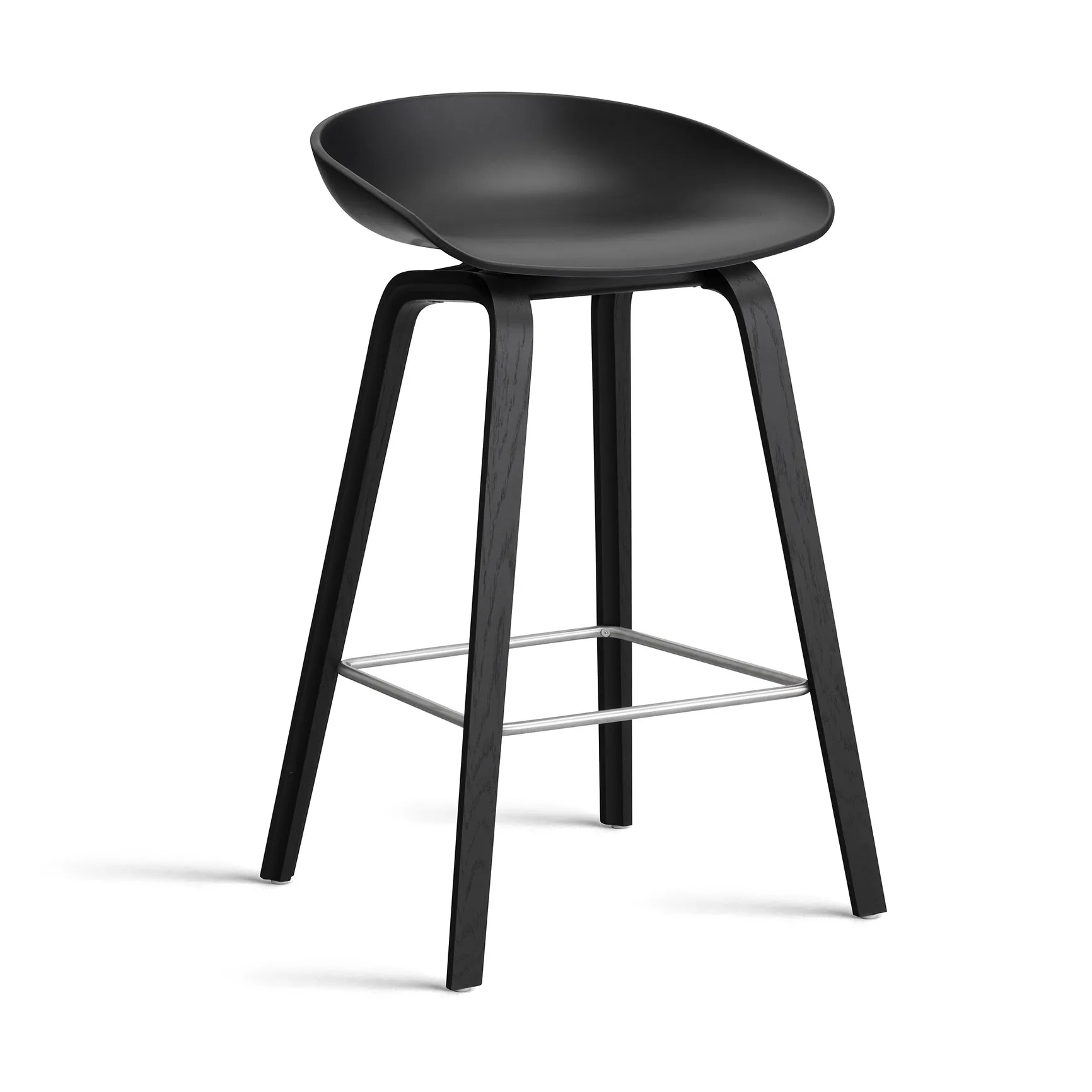 About a Stool 32 Low barstol sort egestel 2.0, Sort-rustfrit stålsstøtte HAY