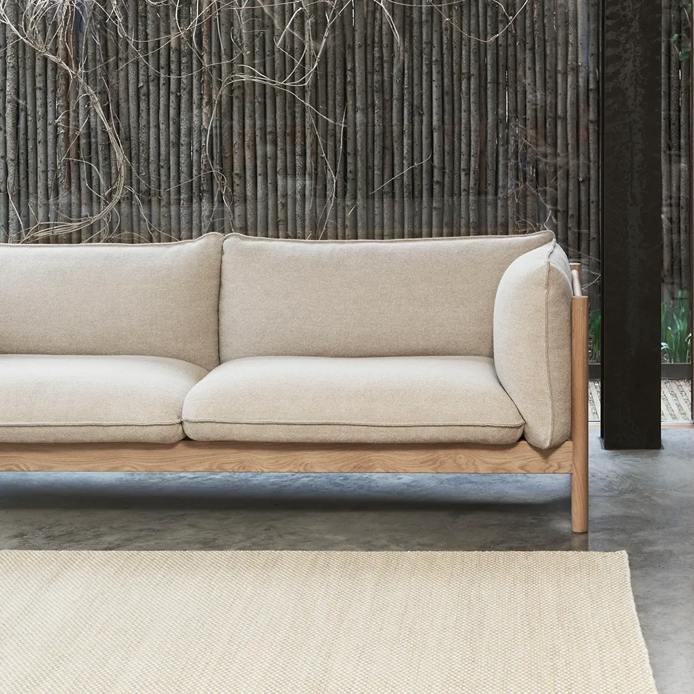 Arbour ECO 2-personers sofa, Stof vidar 472 mustard-sort bøg HAY