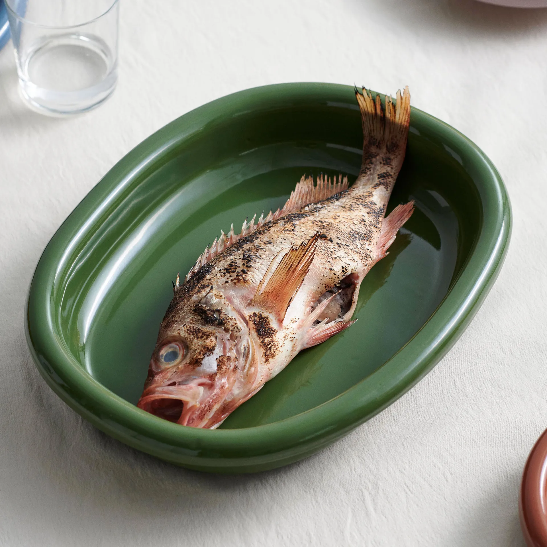 Barro ovalt serveringsfad, Green, large 27x36 cm HAY