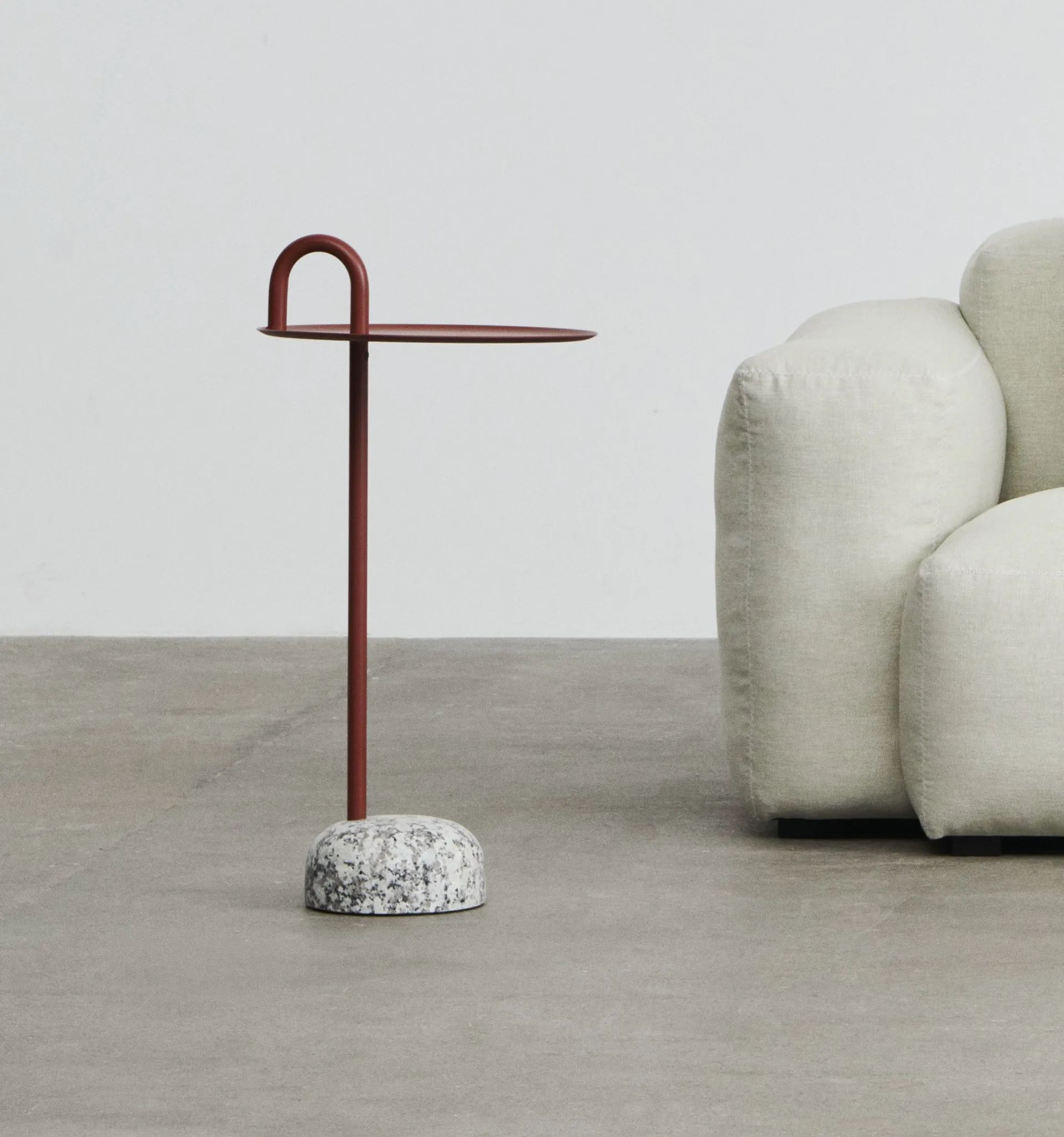 Bowler sidebord, Tile red-granite HAY