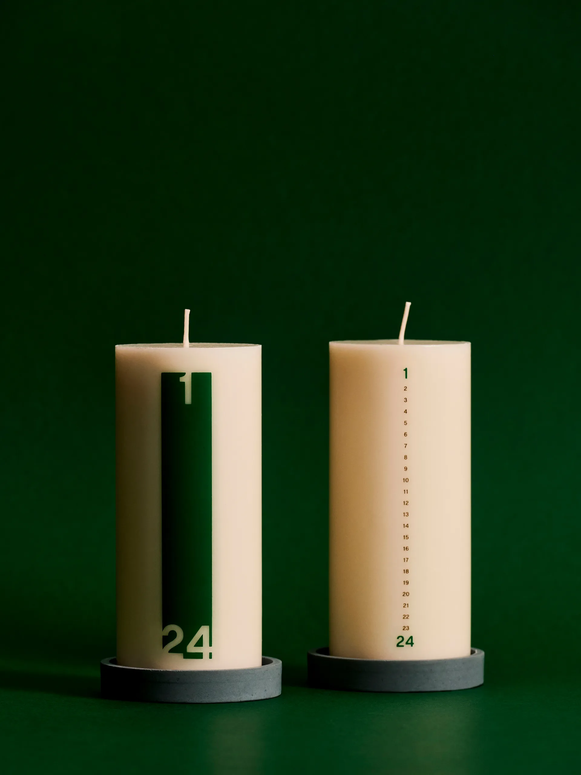 Calendar lys og lysestage 6,8 cm, Bold off white-green HAY