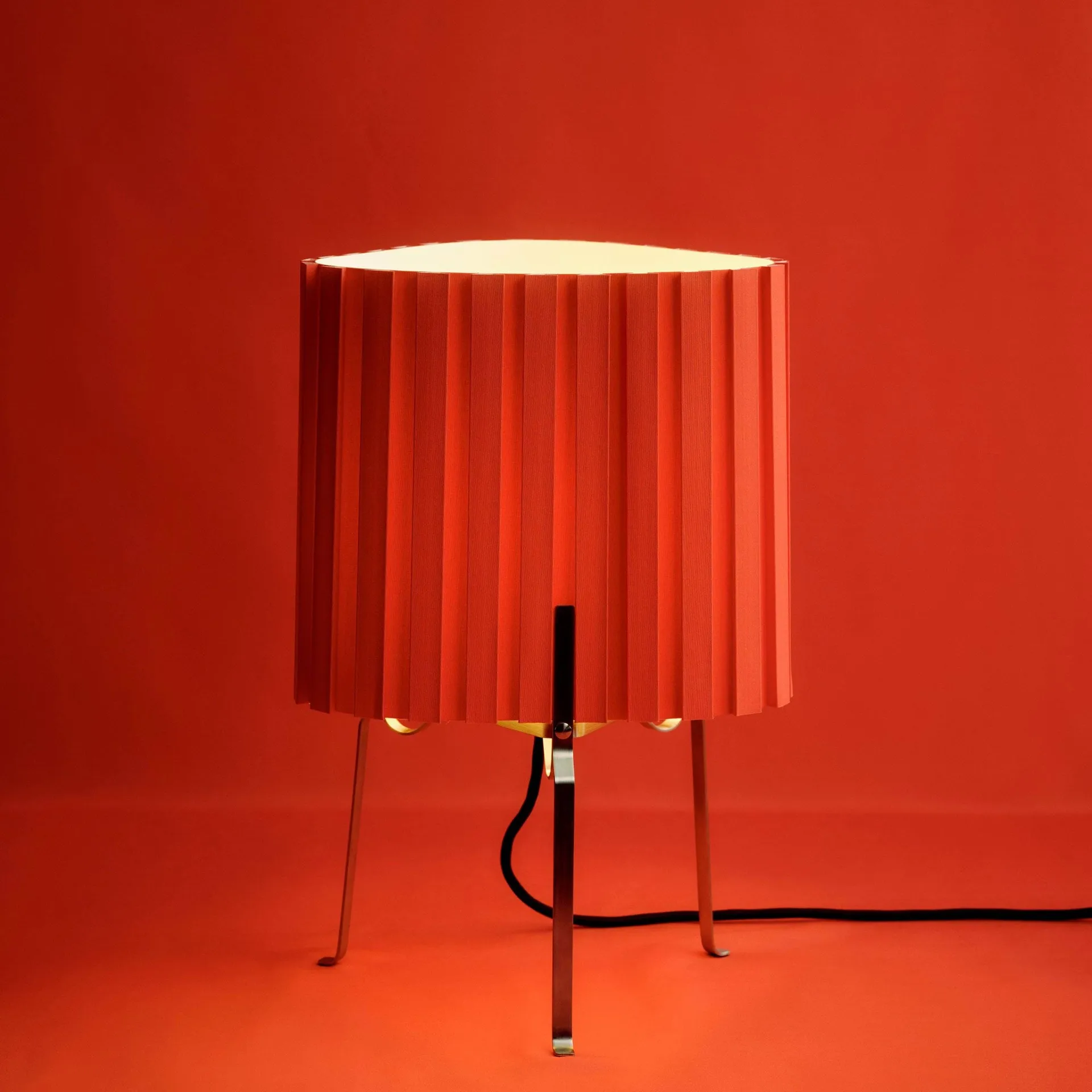 Canelé bordlampe, Tomato red HAY