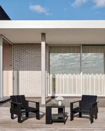 Crate loungestol lakeret fyrretræ - Black - HAY