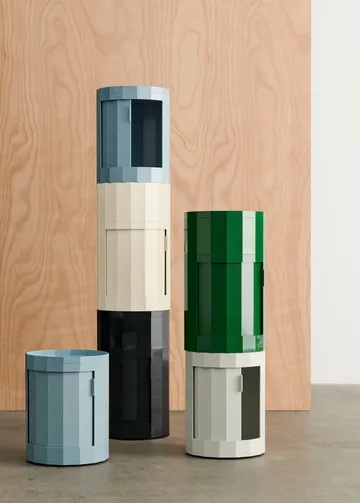 Facet Cabinet 101 sidebord - Eggshell - HAY