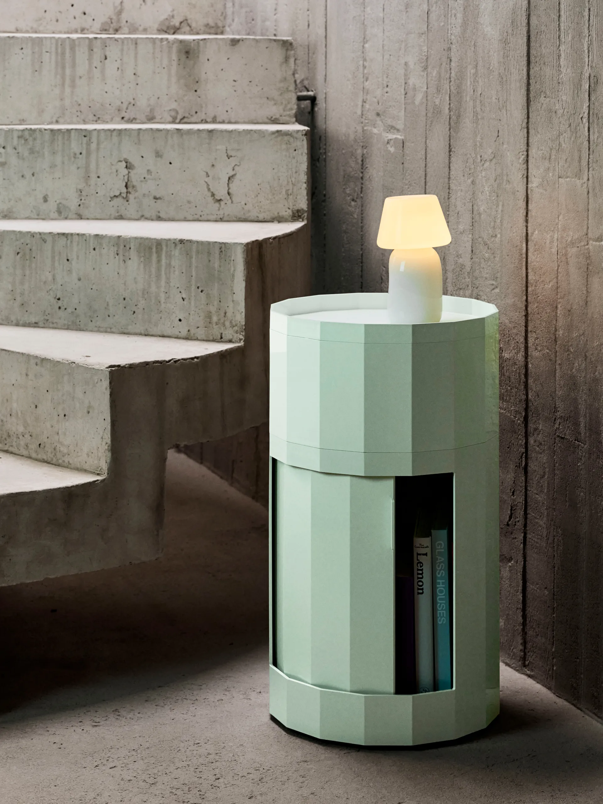 Facet Cabinet high sidebord med fødder/hjul 66 cm, Soft mint HAY