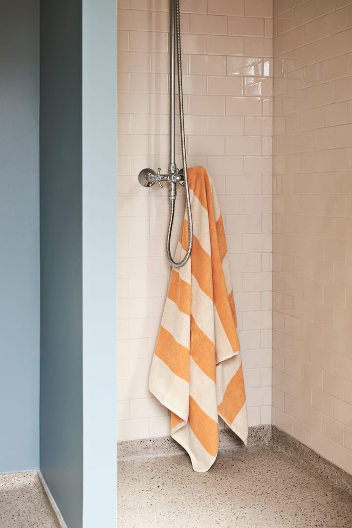 Frotté Stripe badehåndklæde 100x150 cm - Warm yellow - HAY