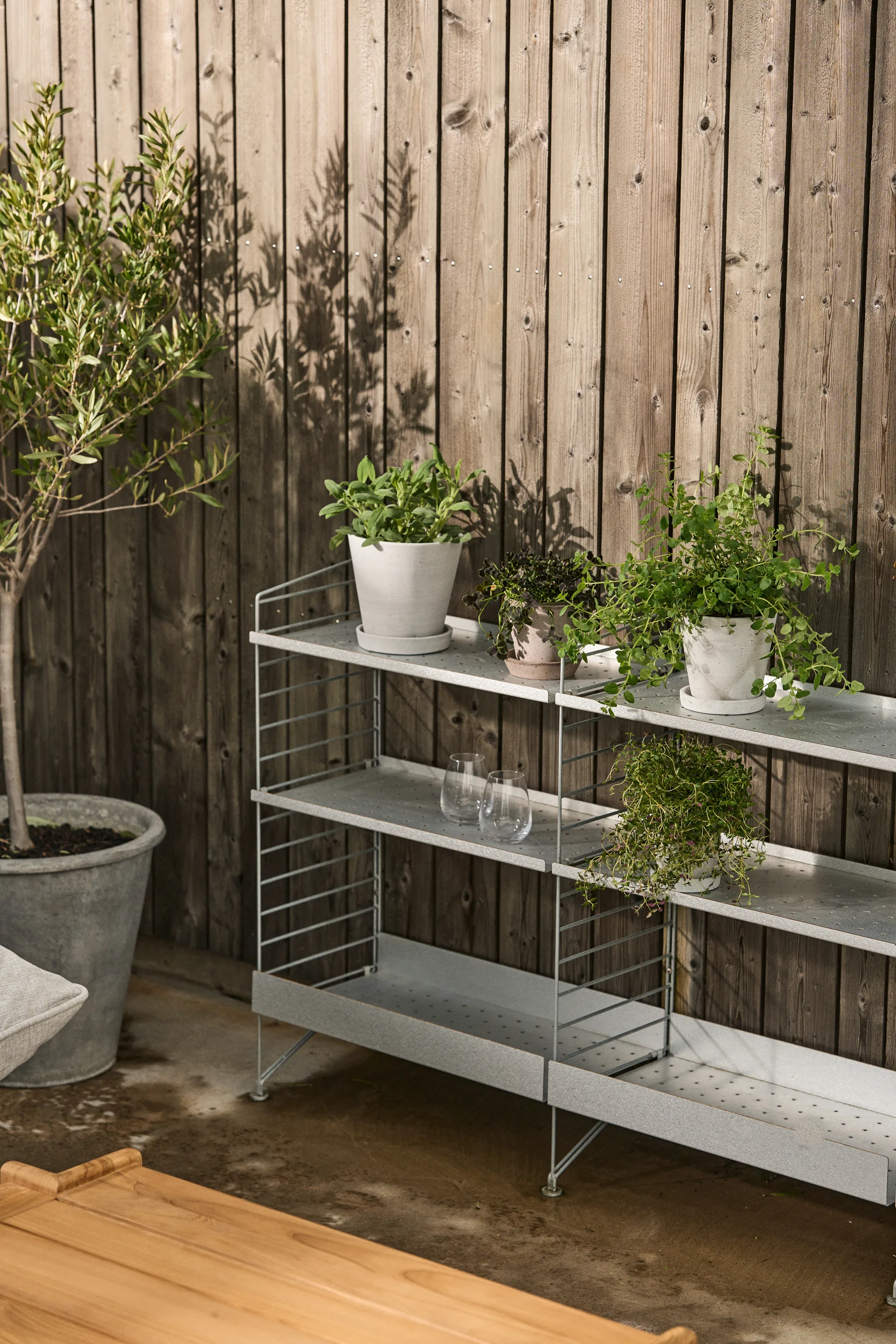 HAY Flowerpot urtepotte med underkop L Ø17.5 cm, Grå HAY