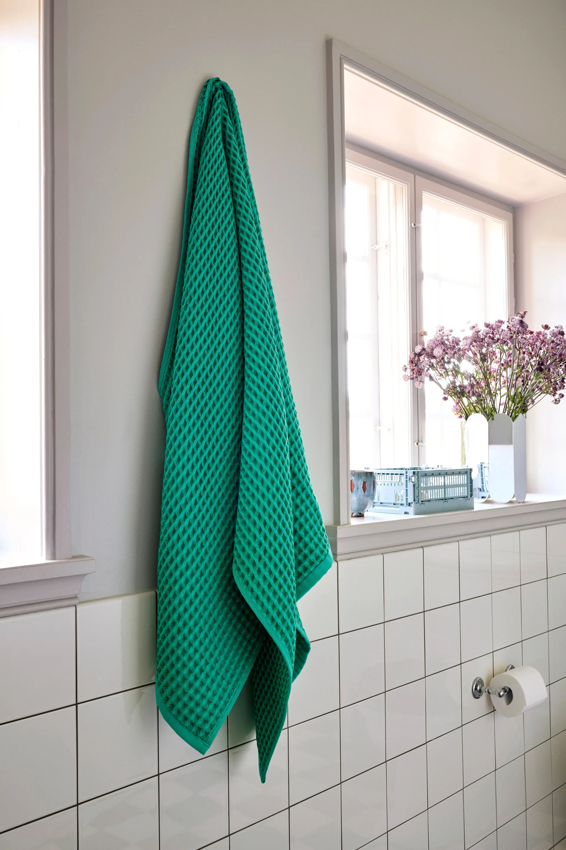 Humdakin Waffle badehåndklæde 70x140 cm, Emerald green HAY
