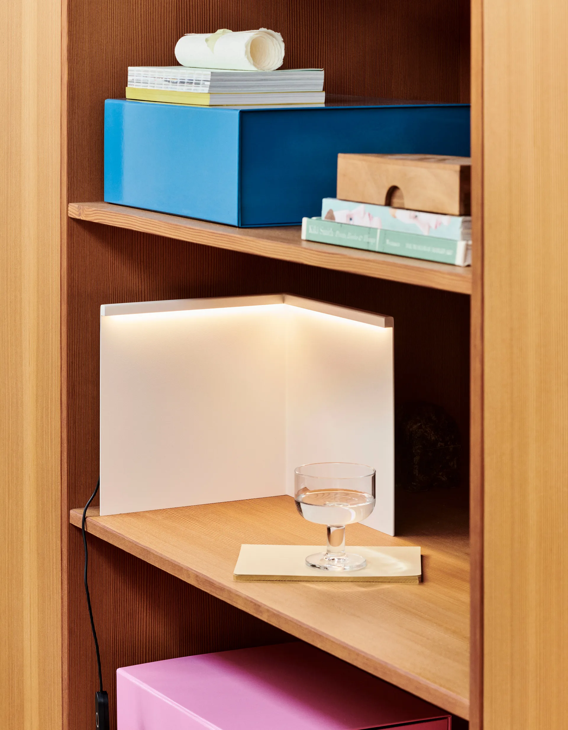 LBM Corner bordlampe, Cream white HAY