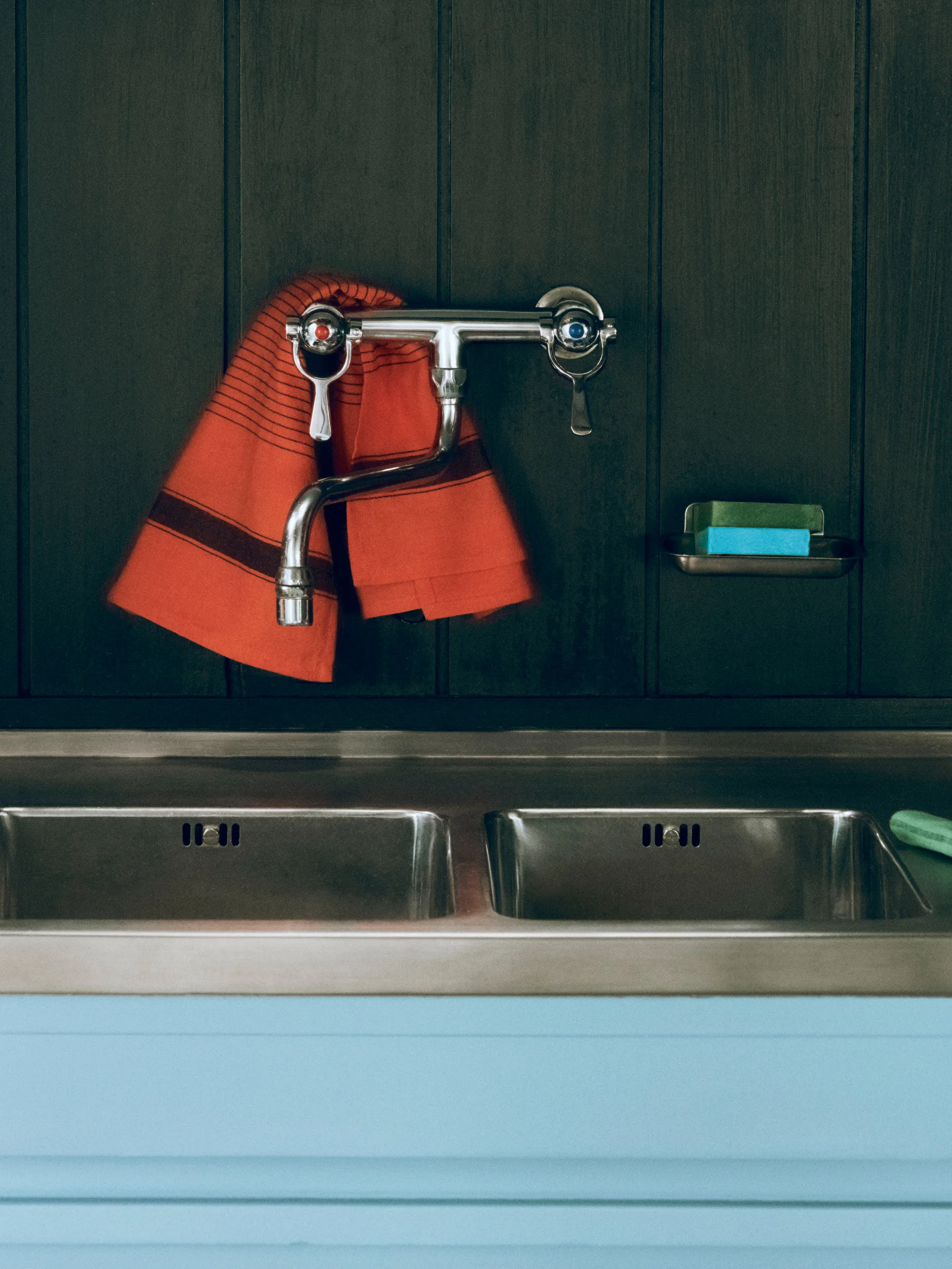 Linear viskestykke 52x80 cm, Warm red HAY