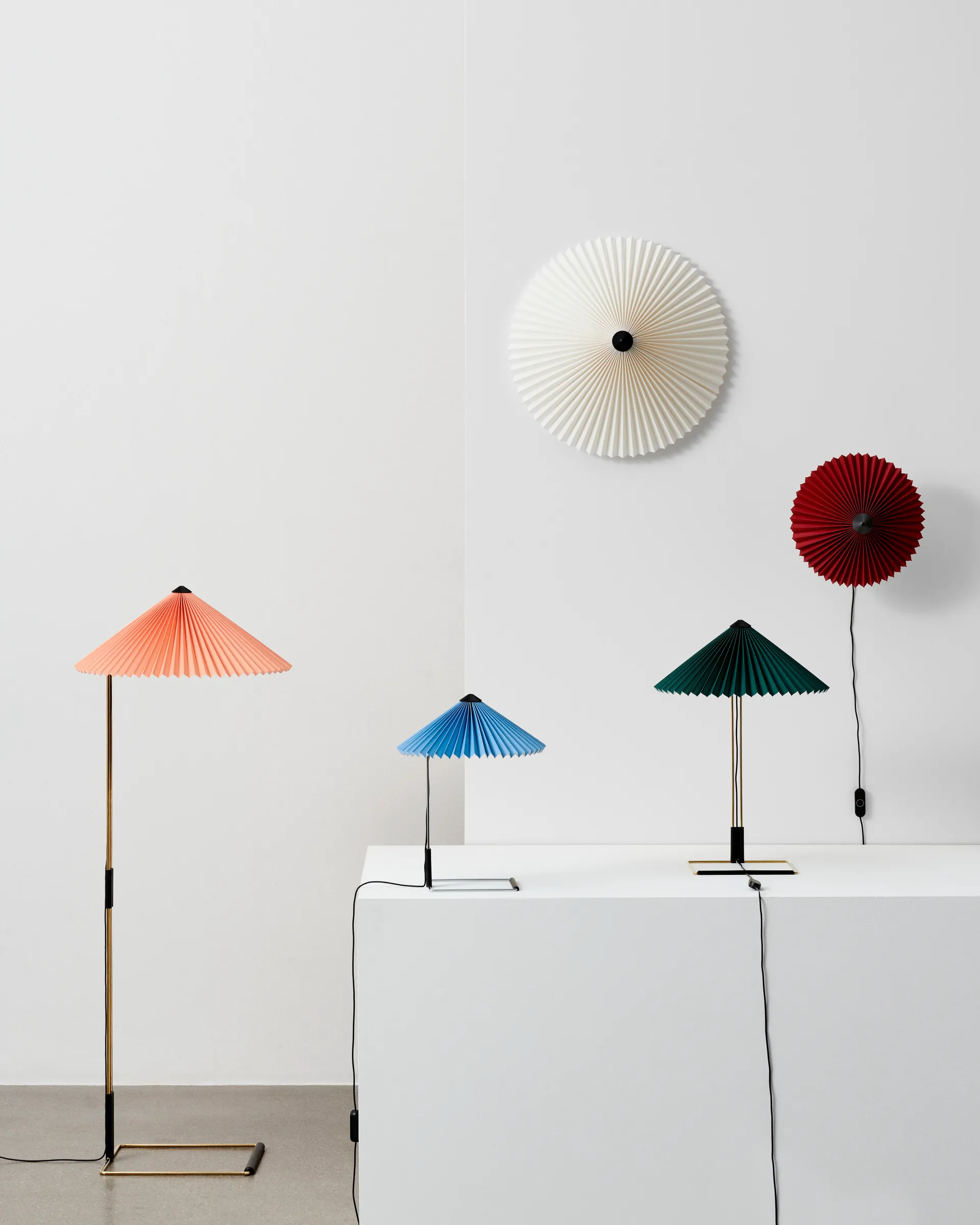 Matin table bordlampe Ø30 cm, Placid blue/Steel HAY