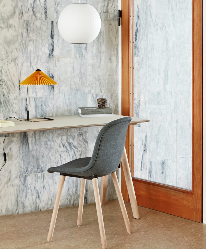 Matin table bordlampe Ø30 cm, Yellow shade HAY