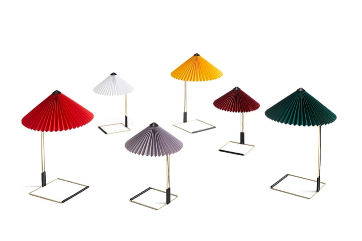 Matin table bordlampe Ø38 cm, Bright red shade HAY