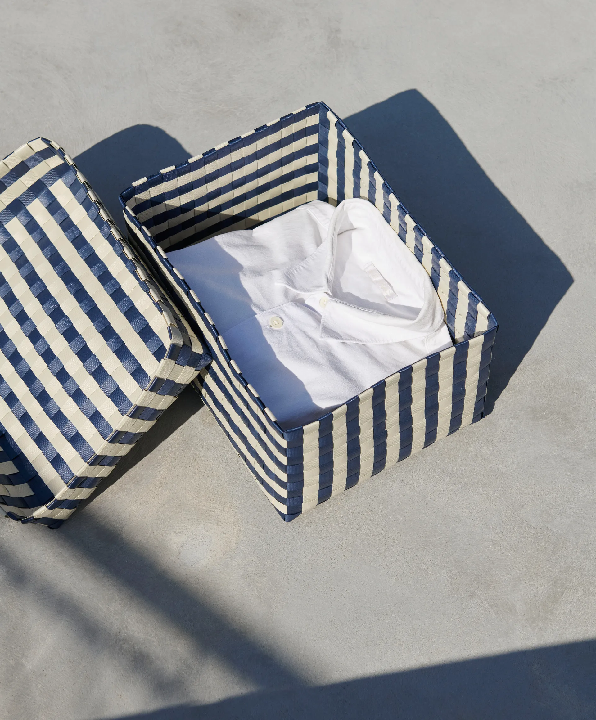 Maxim Stripe Box opbevaringskurv S 24x33,5 cm, Blå/Sand HAY