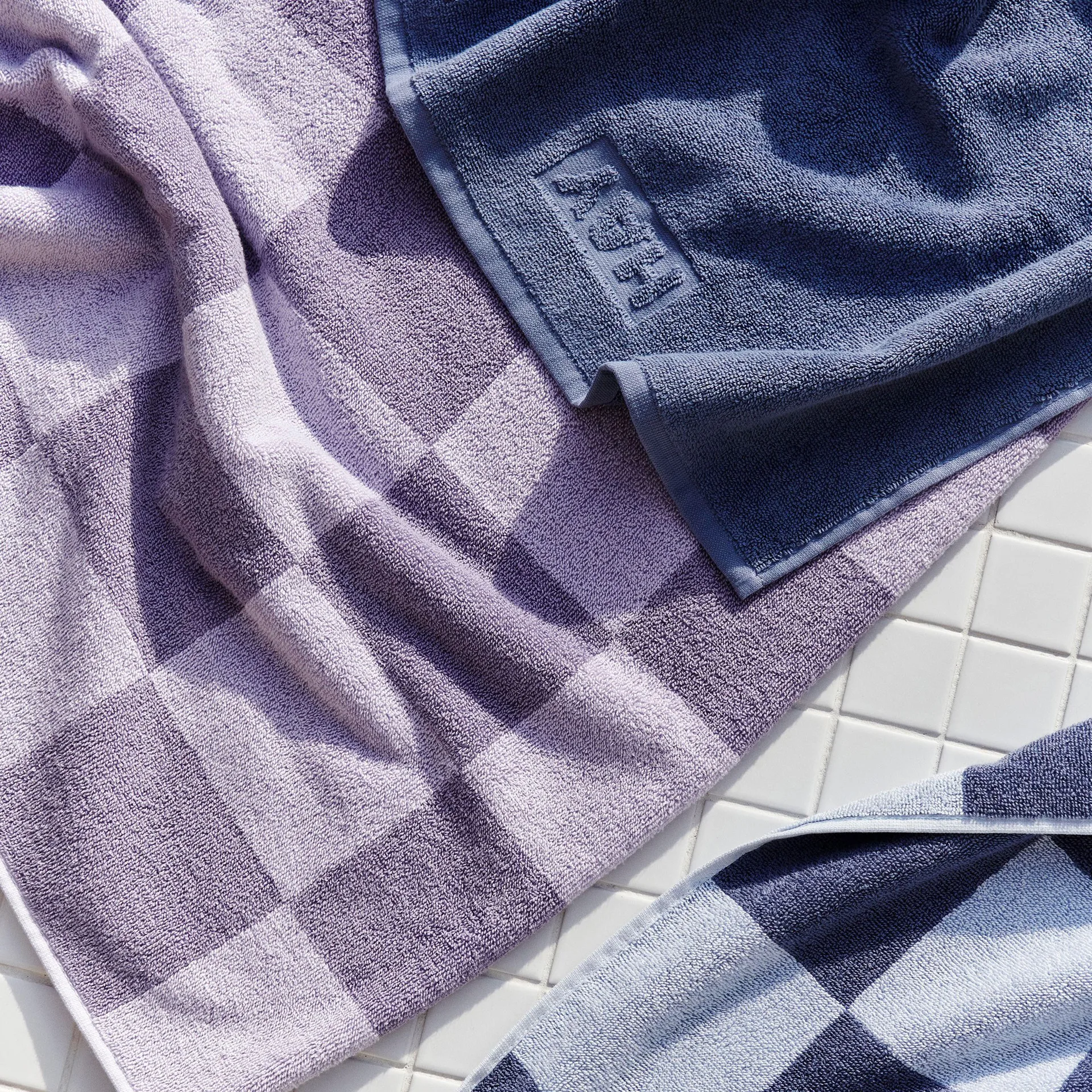 Mono badehåndklæde 100x150 cm, Steel blue HAY