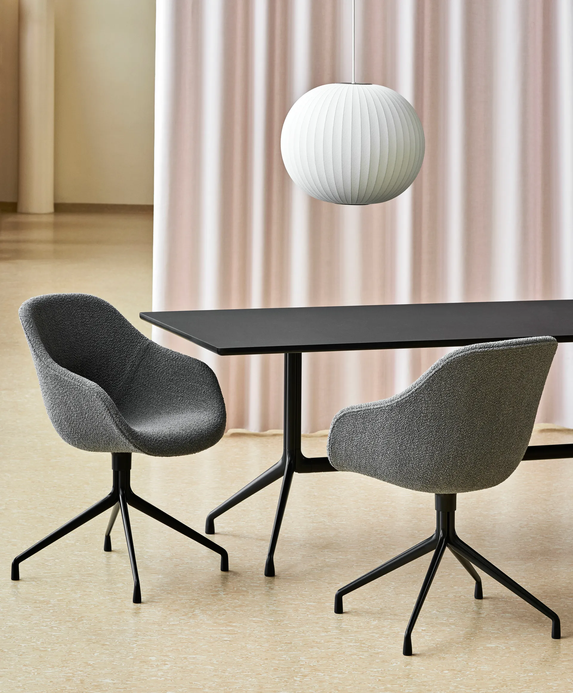 Nelson Bubble Ball pendel M, Offwhite HAY