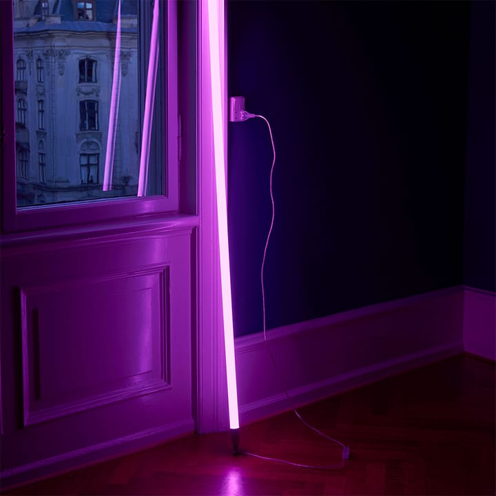 Neon Tube lysstofrør 150 cm - red - HAY