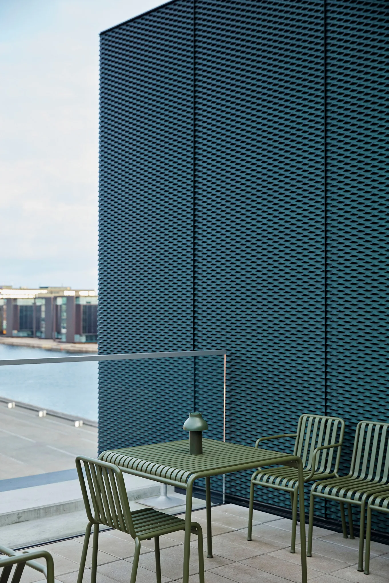 Palissade spisegruppe 2 armstole 82,5x90 cm olive HAY