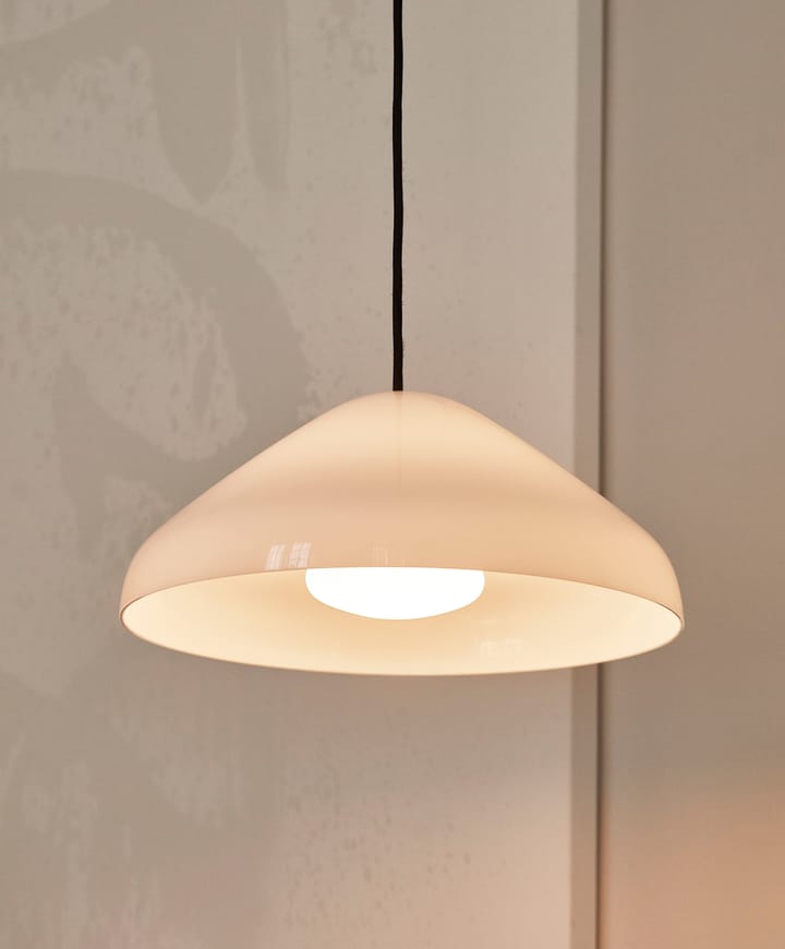 Pao Glass pendel Ø35 cm, Hvid/Opalglas HAY