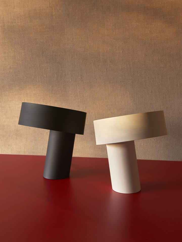Slant bordlampe, Soft black HAY