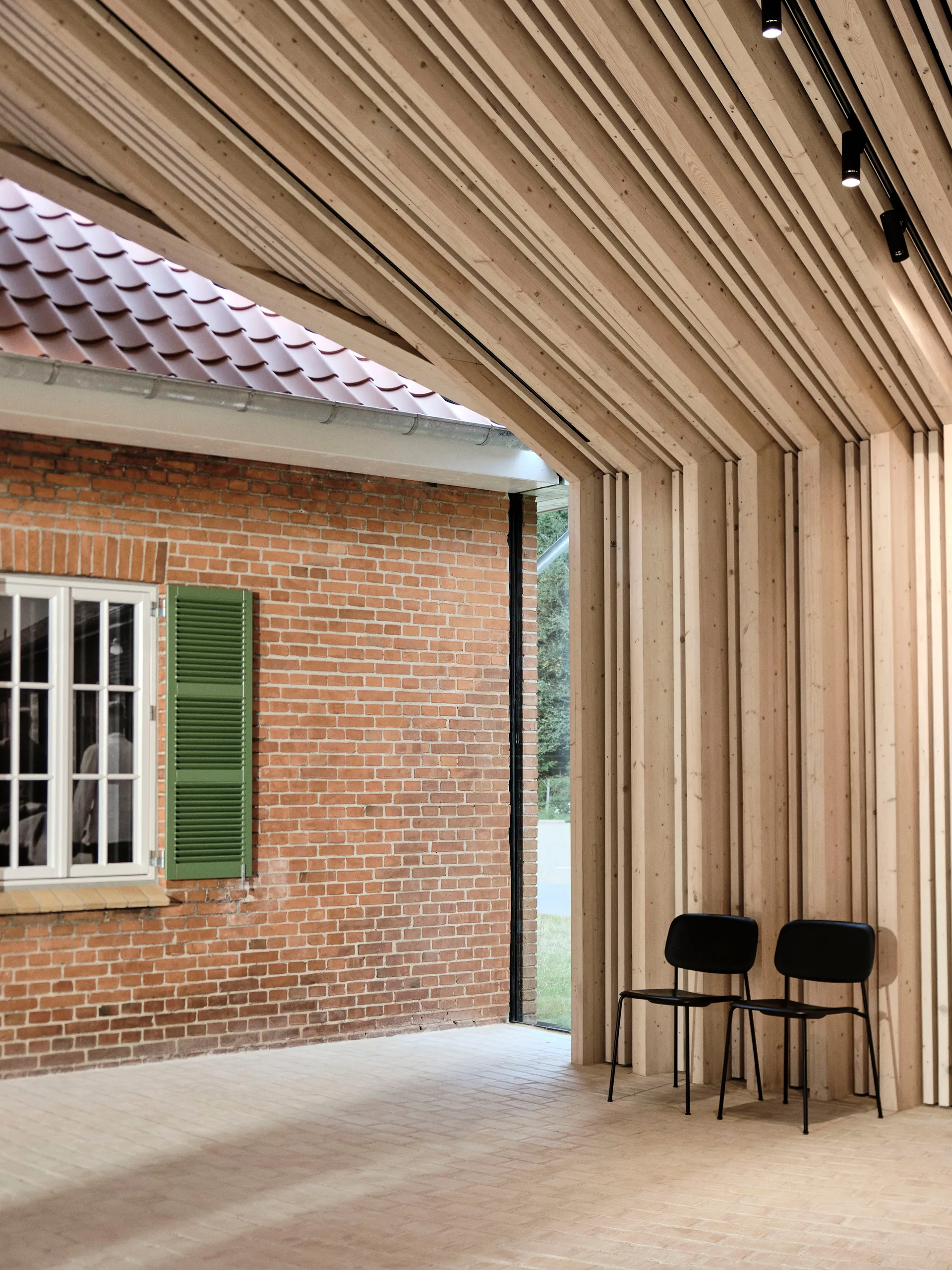 Soft Edge 40 stol, Black oak-sort stålstativ, 2 stk. HAY