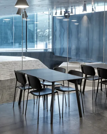 Soft Edge 40 stol - Soft black, sort stålstel - HAY