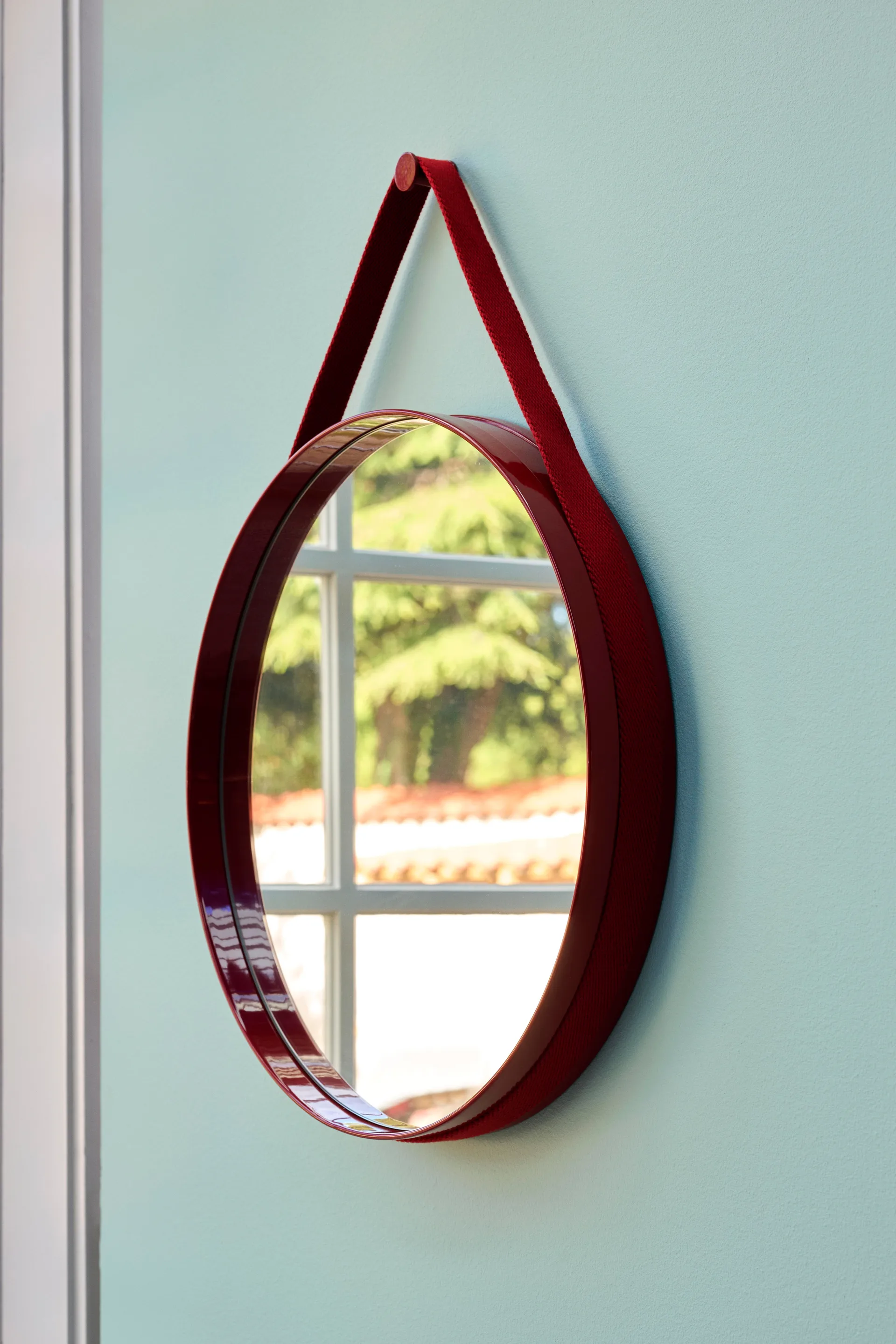 Strap Mirror spejl Ø70 cm, Red HAY
