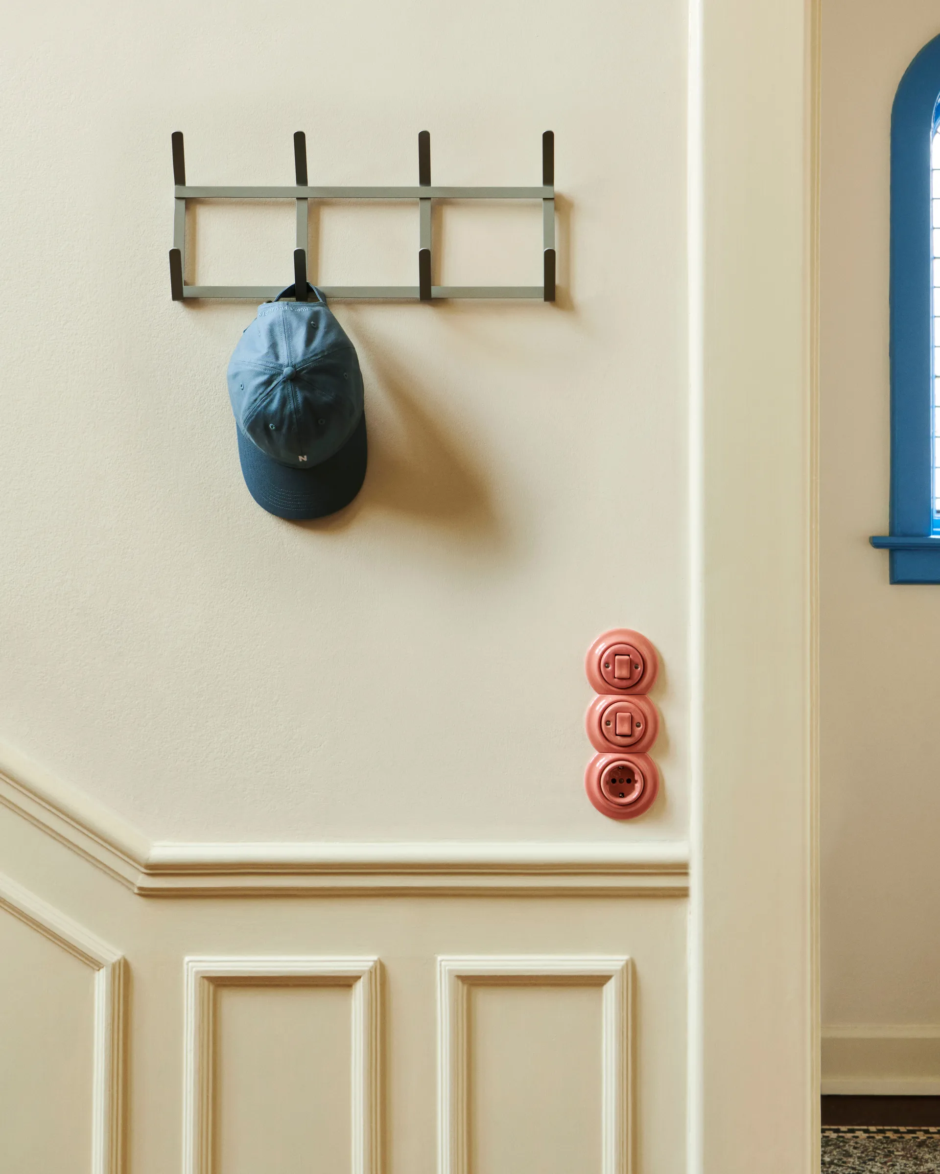 Tape knagerække, Small metallic grey HAY