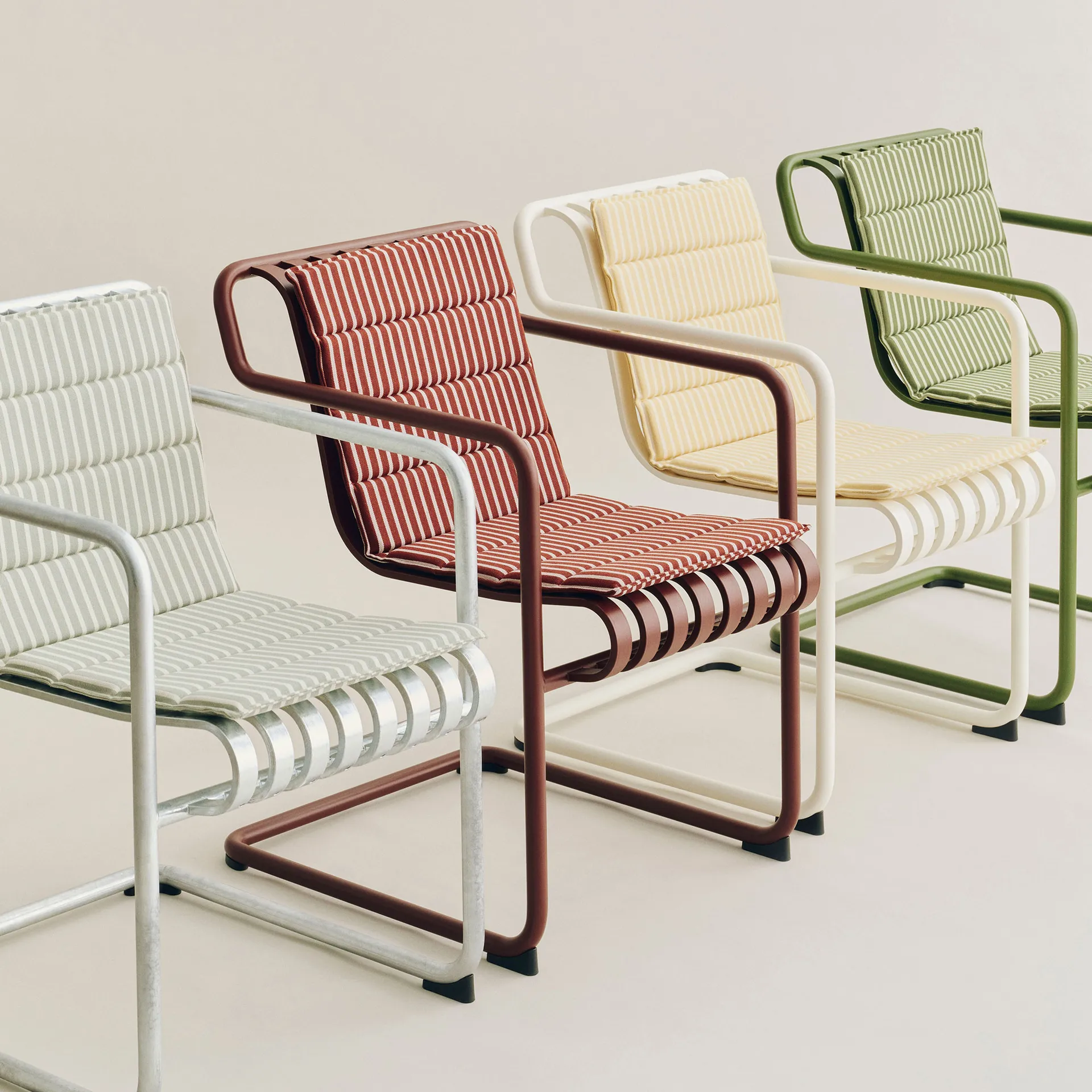 Terrazza Folding siddepude, Grey bold stripe, 82x40 cm HAY