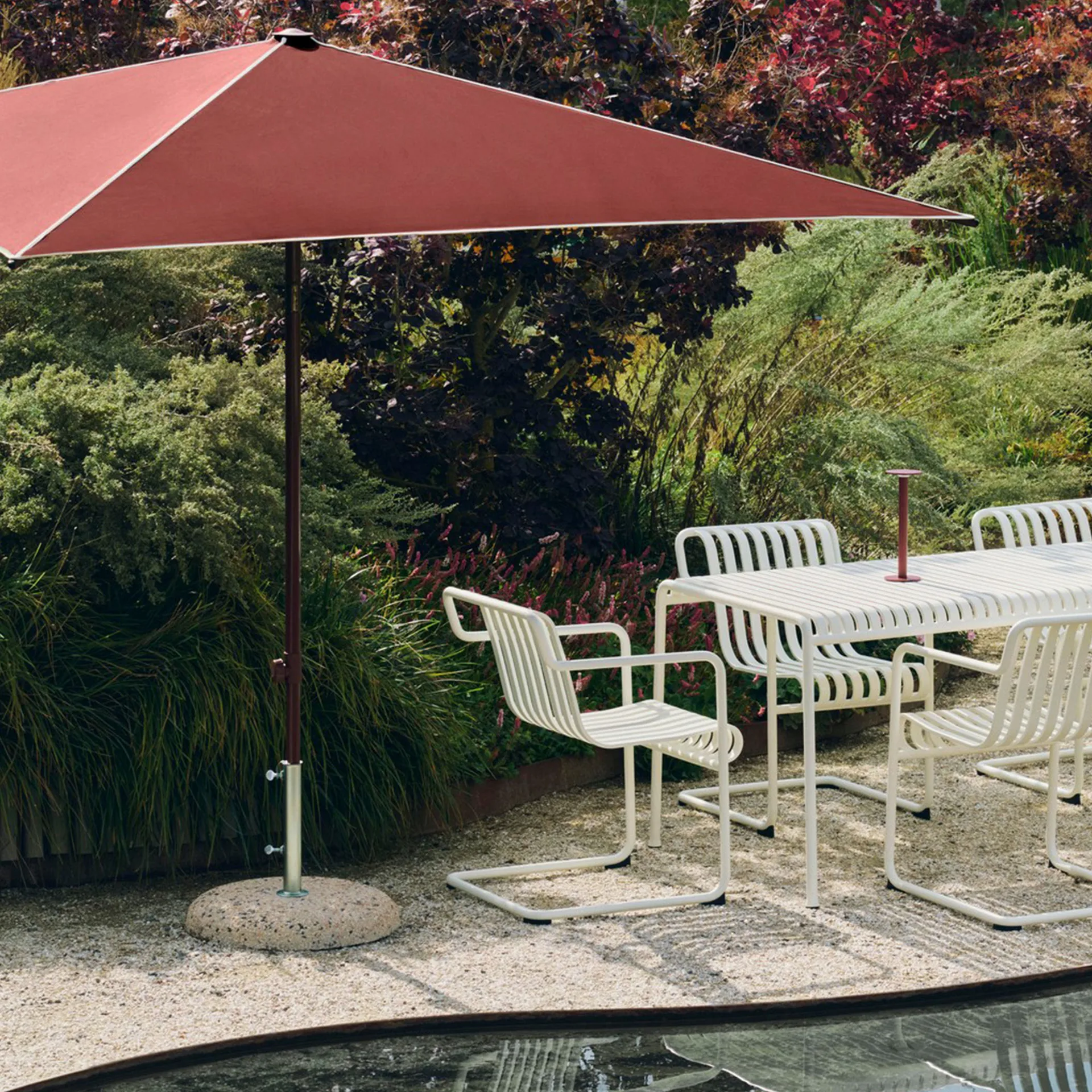 Terrazza Square parasol, Off white-burgundy HAY