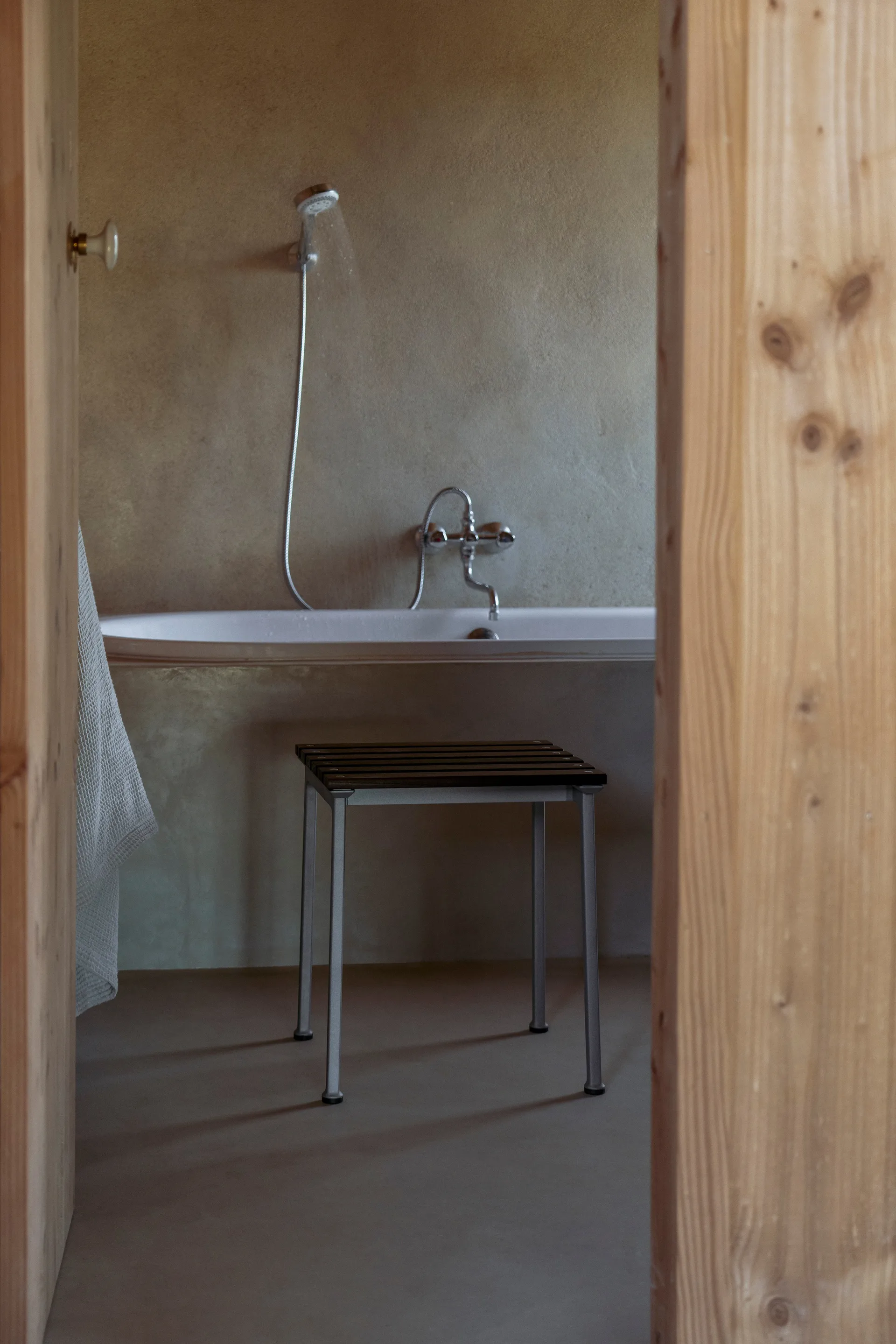 Traverse skammel, Oiled ash HAY