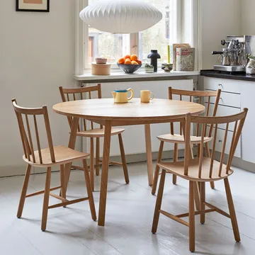 Triangle Leg rundt spisebord - Olieret eg - HAY