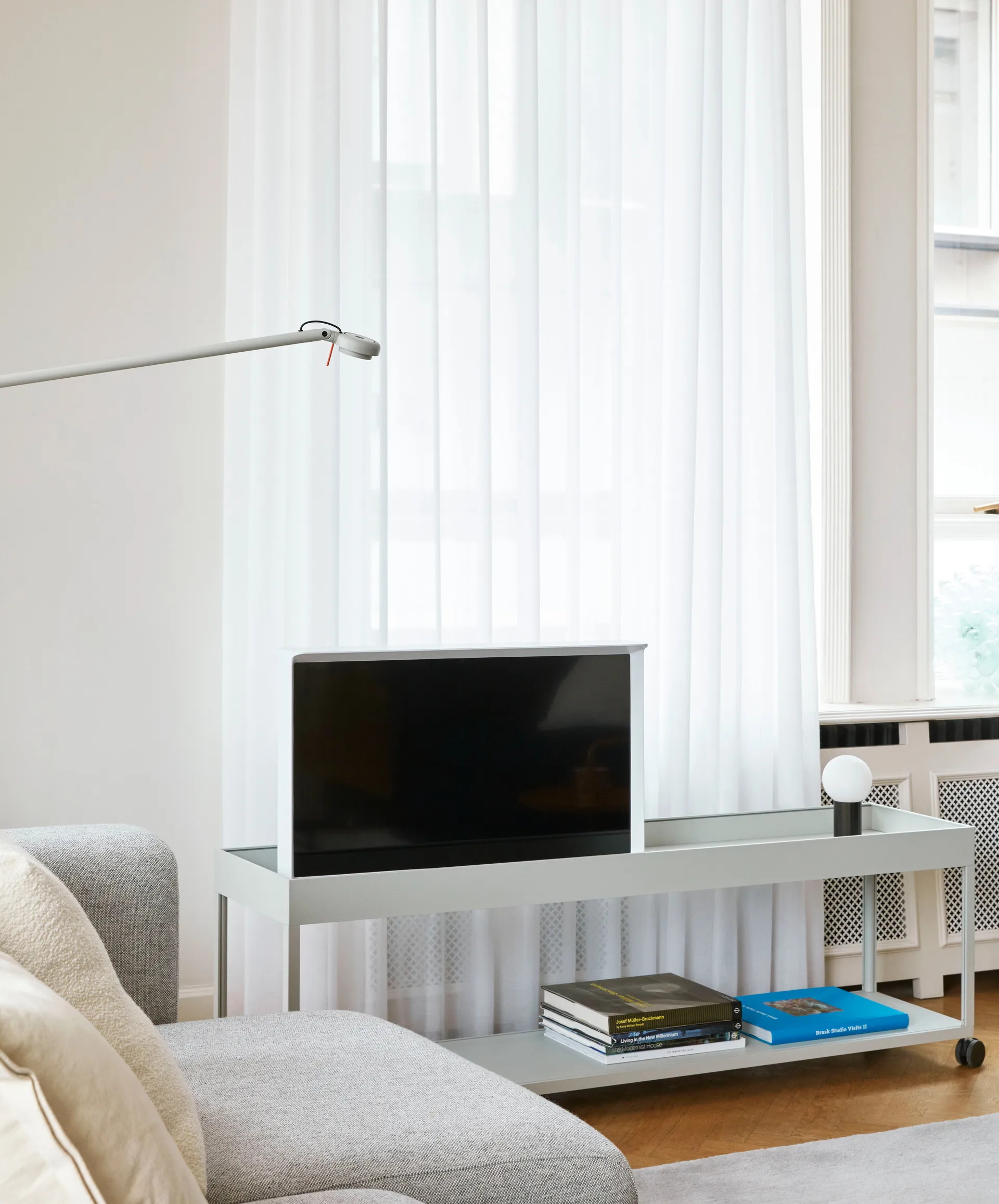 Turn On bordlampe, Sort HAY