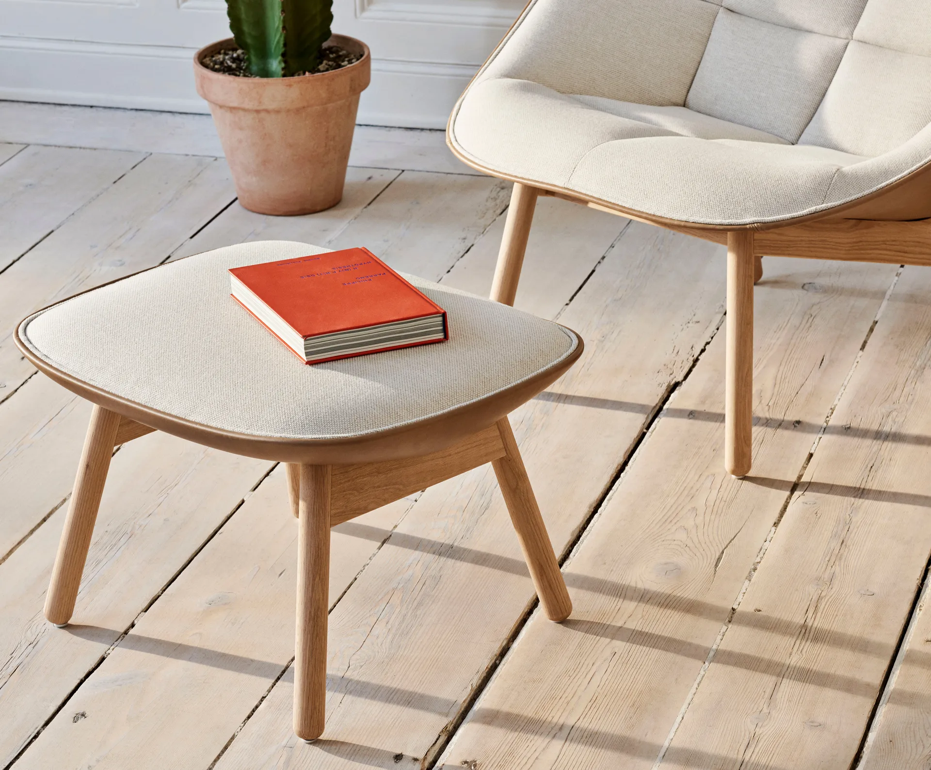 Uchiwa fodskammel, Cream A5-eg-Canvas 244 HAY