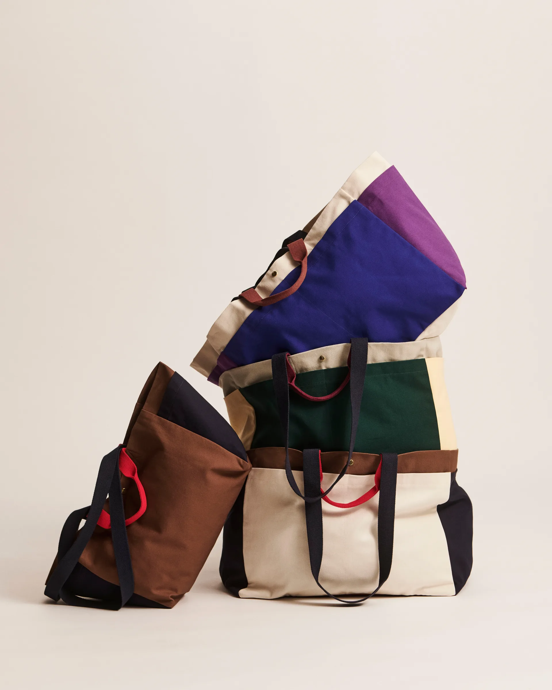 Weekend Bag Organic taske S, Dark green multi HAY