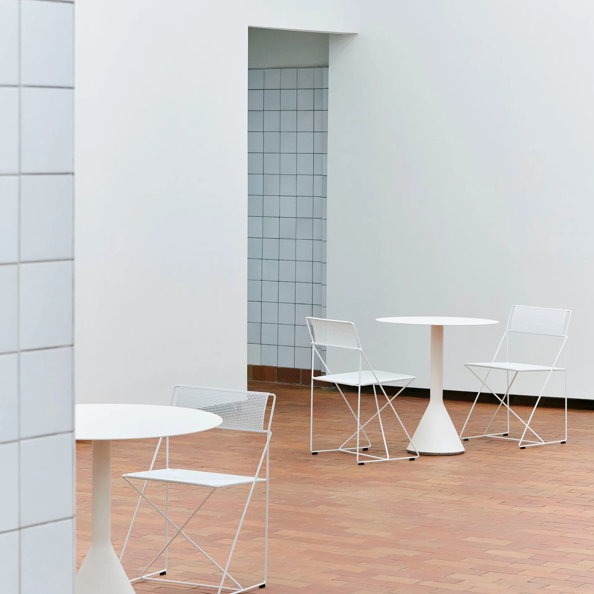 X-Line Indoor Outdoor stol, Chalk white HAY