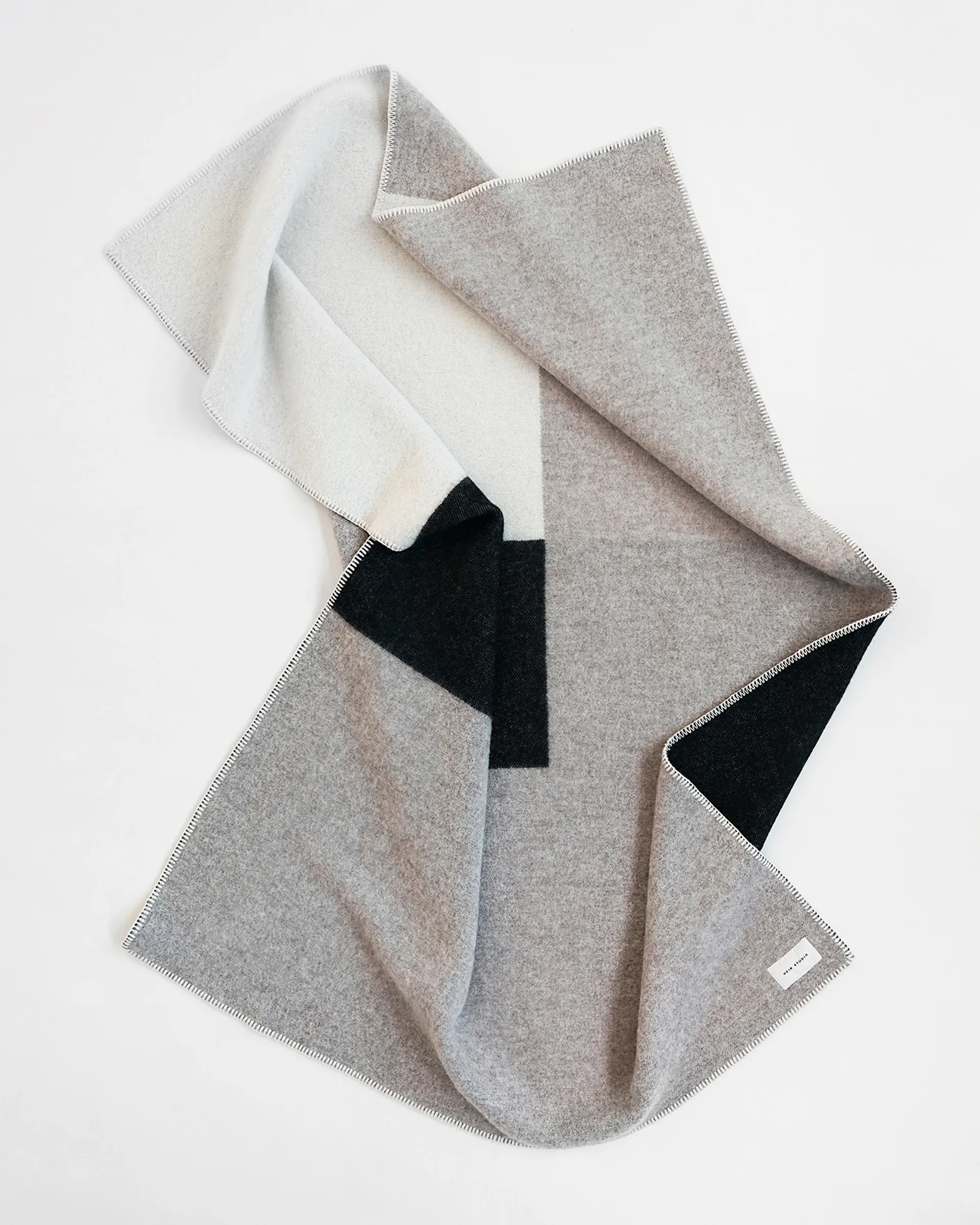Cleo plaid 130x180 cm, No. 01 Hein Studio