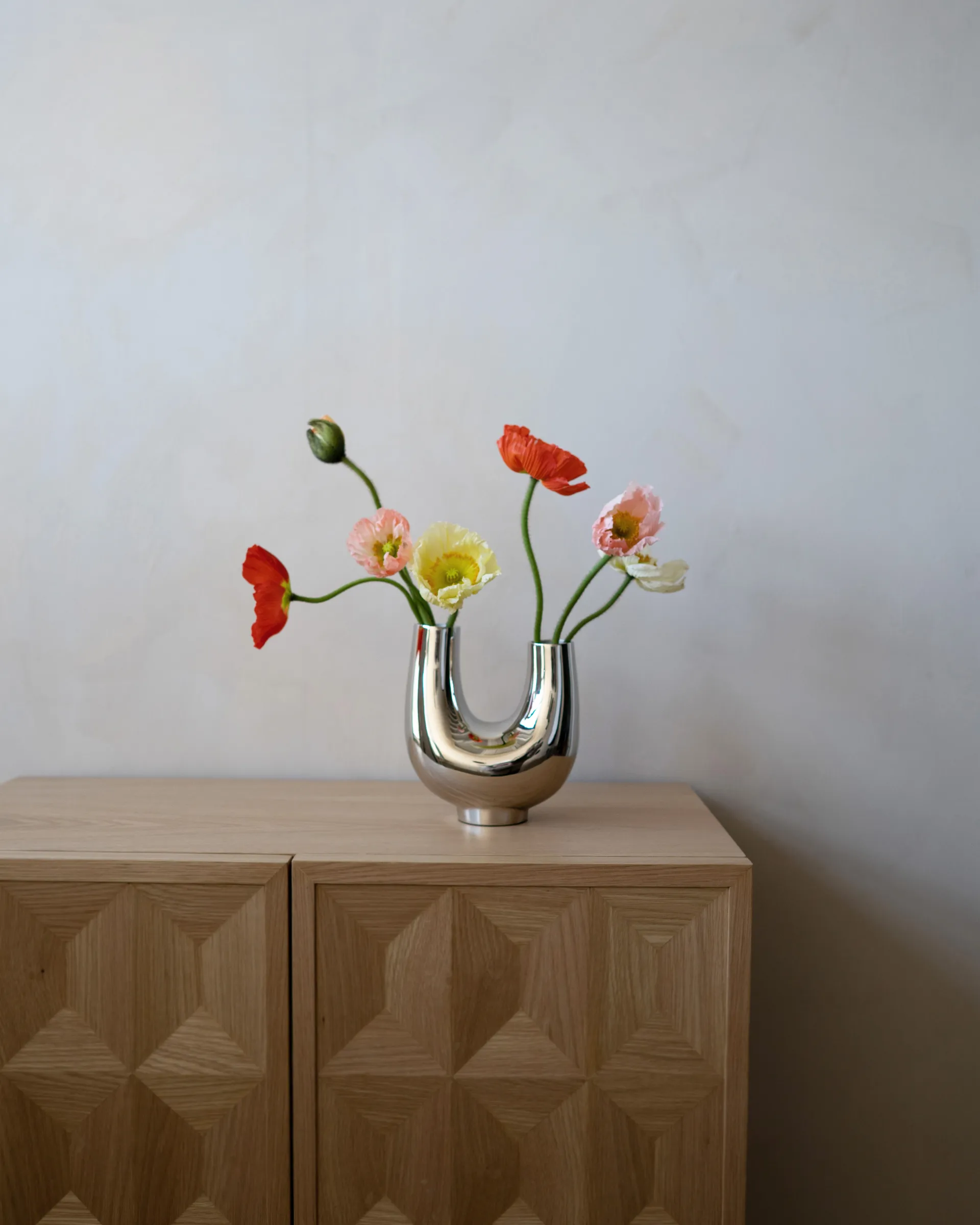 Kazumi vase, Nikkel Hein Studio