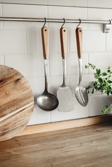 Rustfri slidset serveringsske 34 cm - Bøg - Heirol