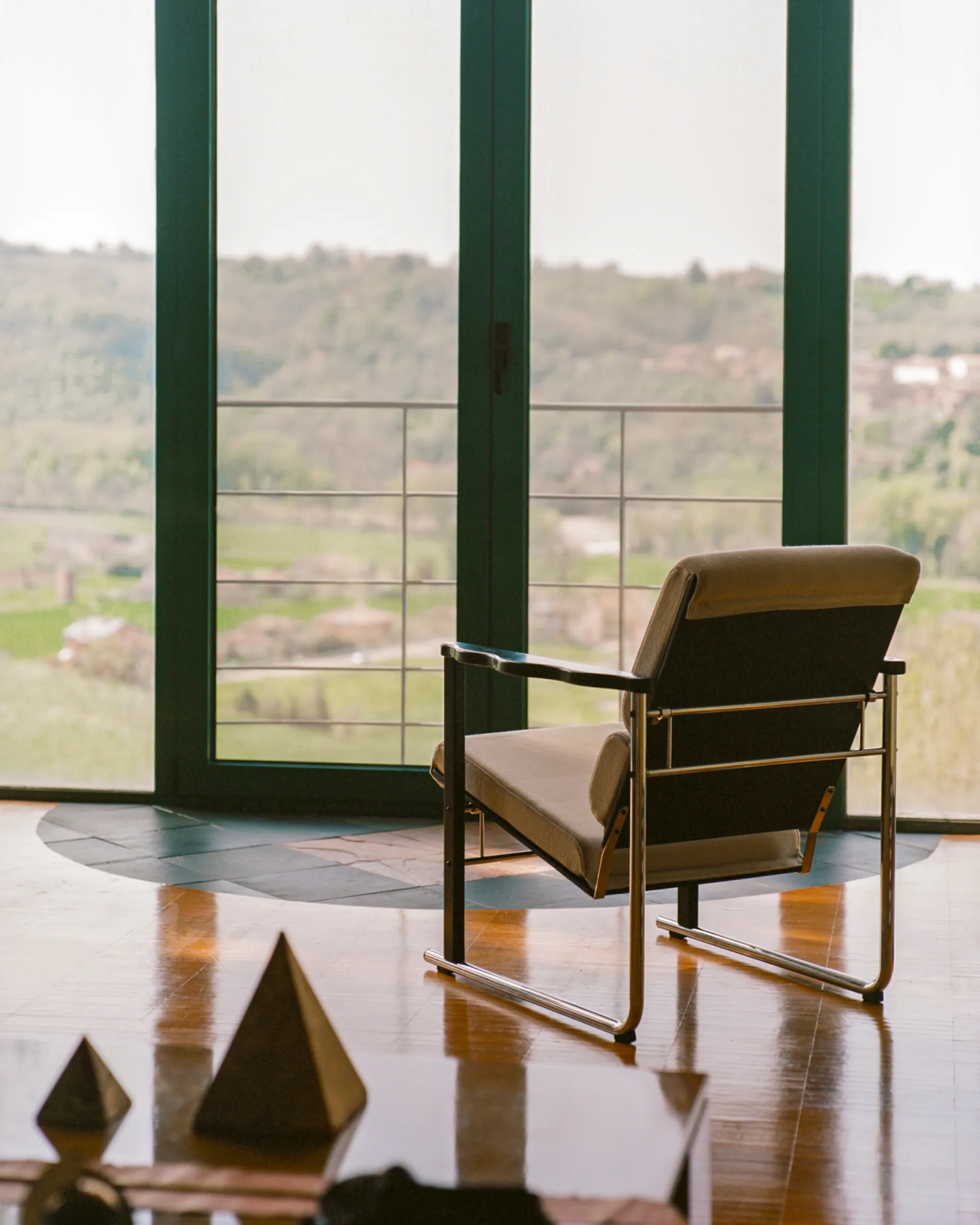 Experiment 501 loungelænestol, Green-black leather Hem