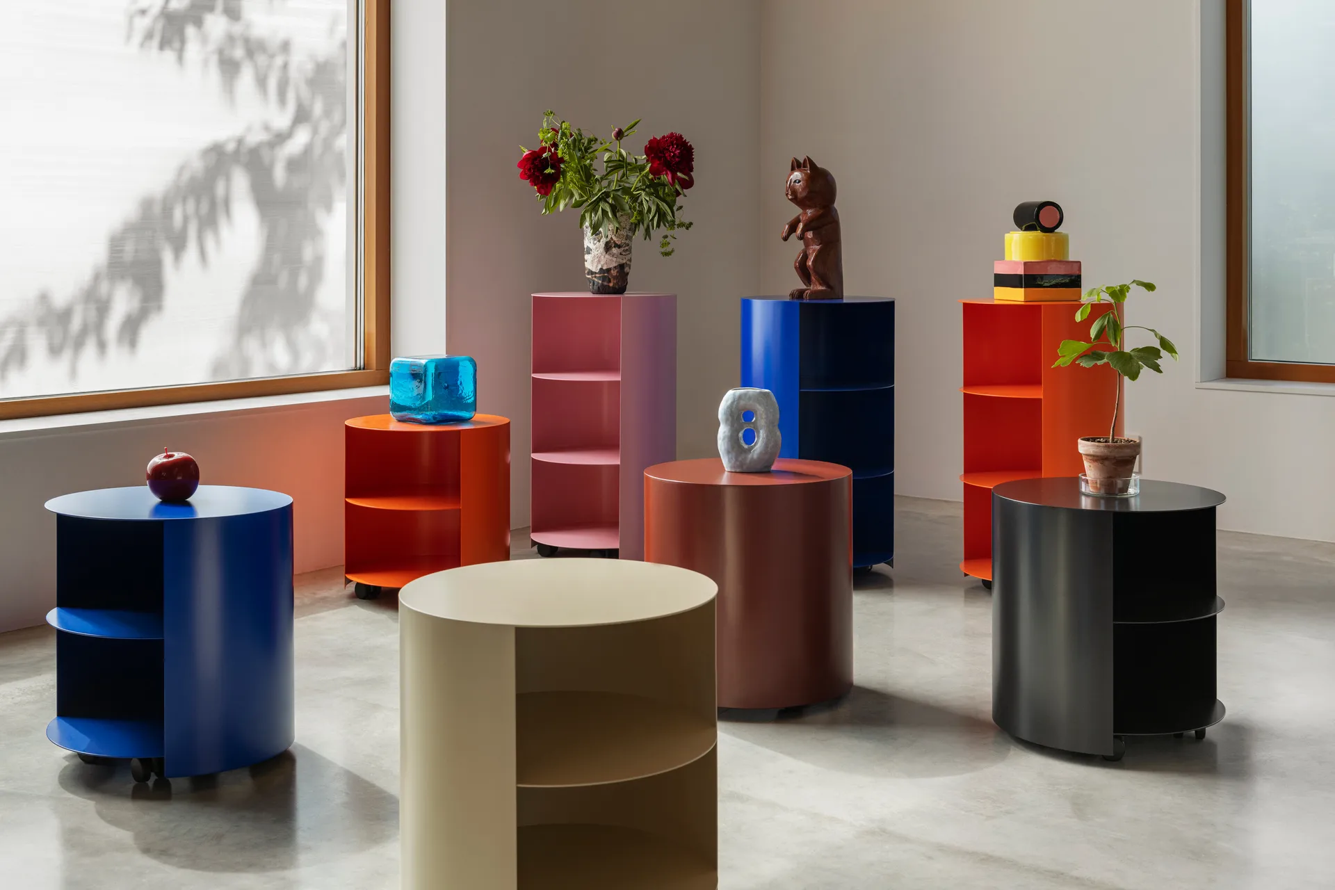 Hide piedestal Ø38x68 cm, Light pink textured Hem