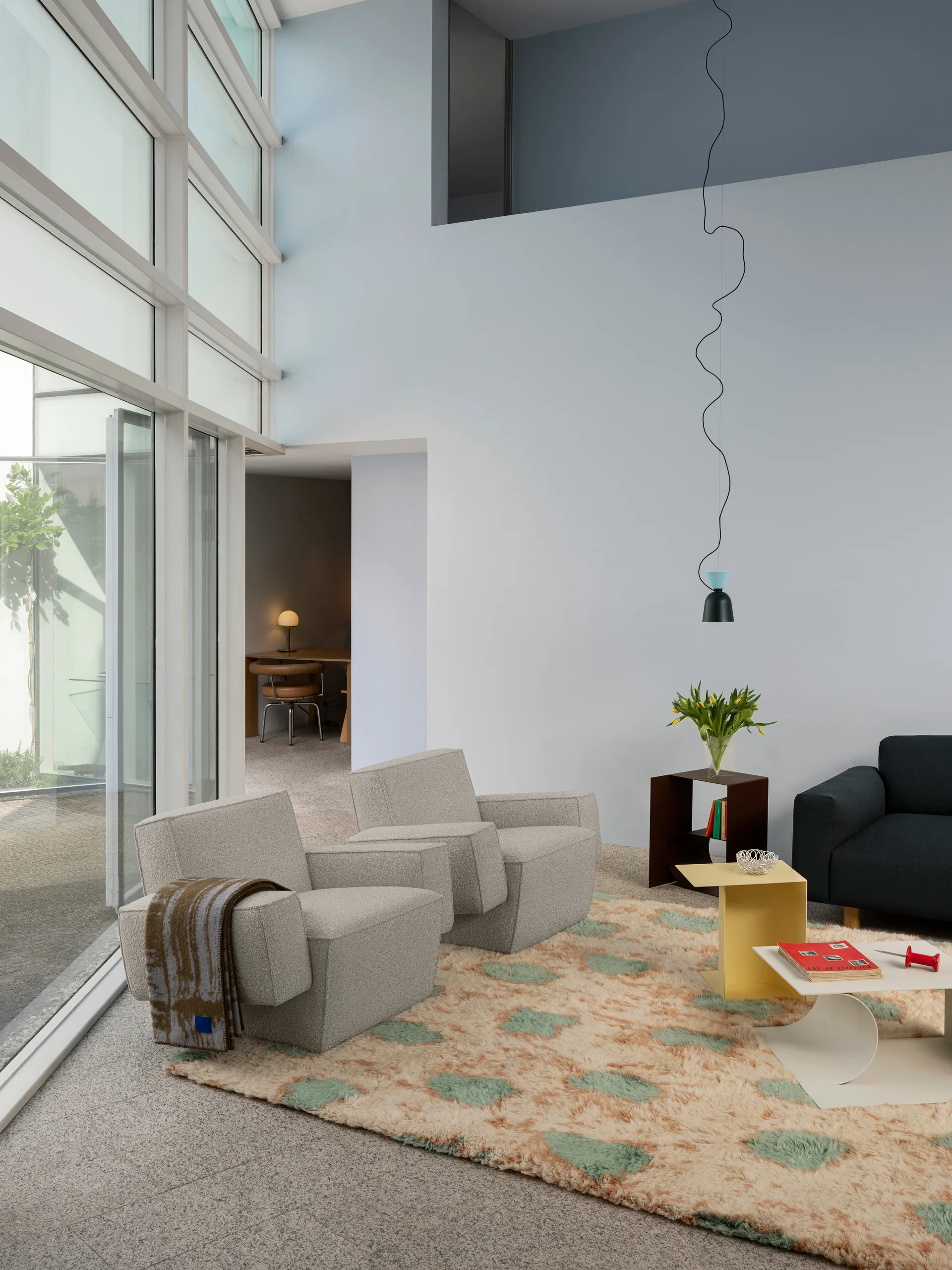 Hunk loungelænestol med armlæn, Swan Hem