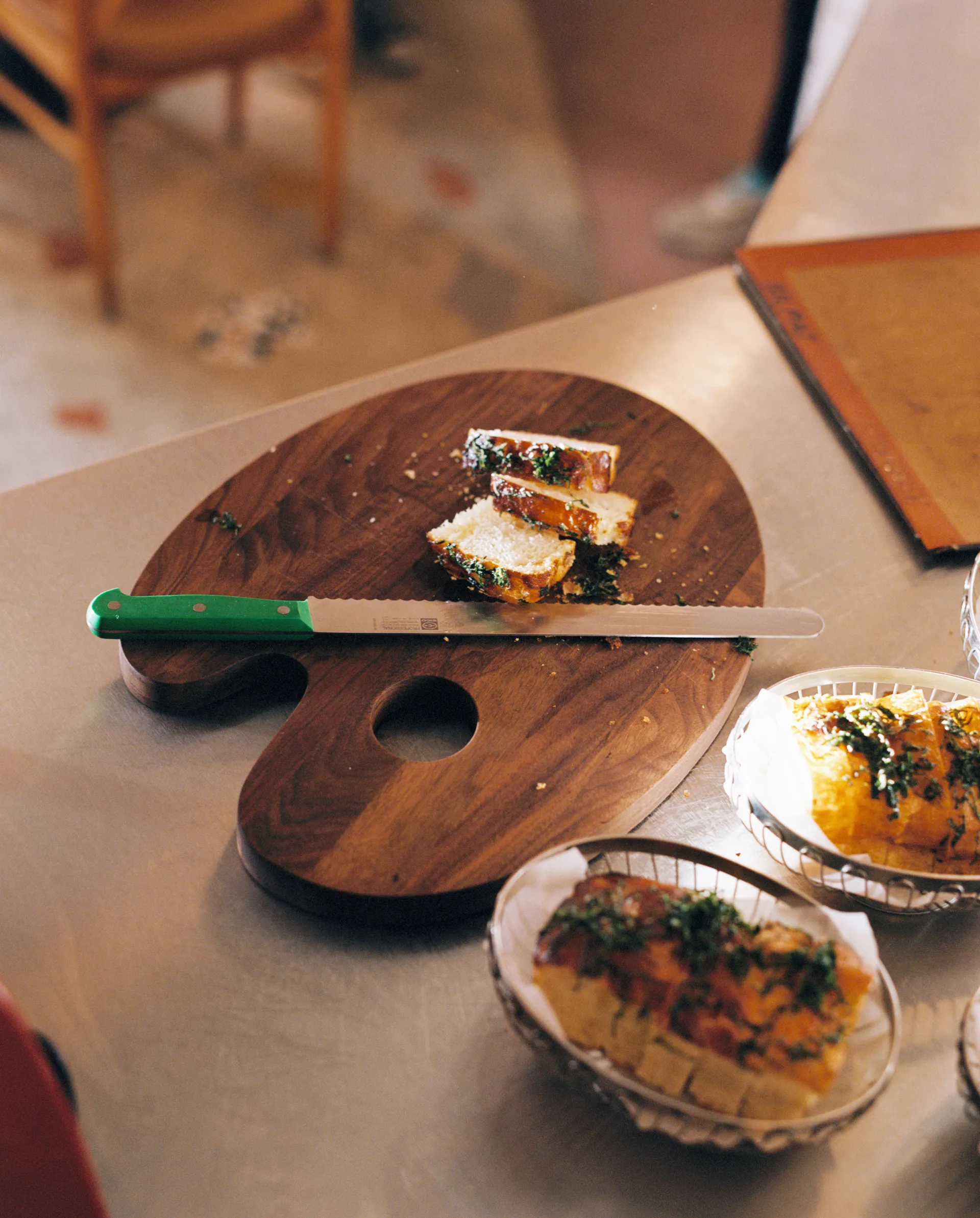 Palette skærebræt Small 24x34 cm, Valnød Hem