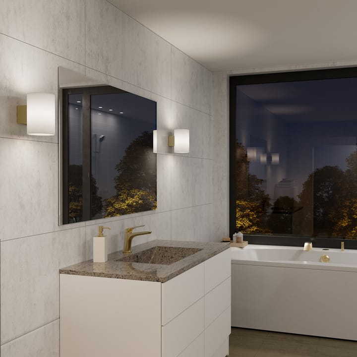 Evoke væglampe large, Satin brass-opalglas Herstal
