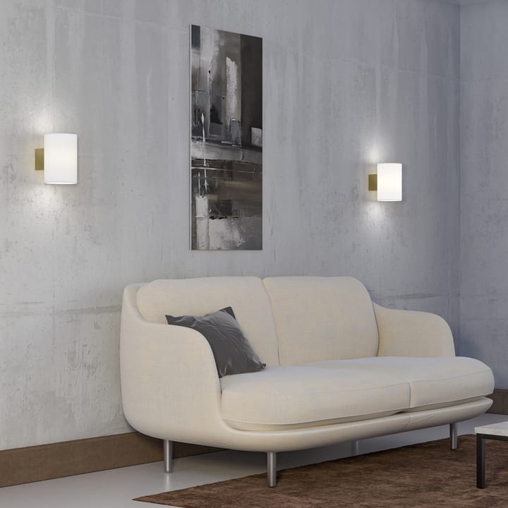 Evoke væglampe large, Satin brass-opalglas Herstal