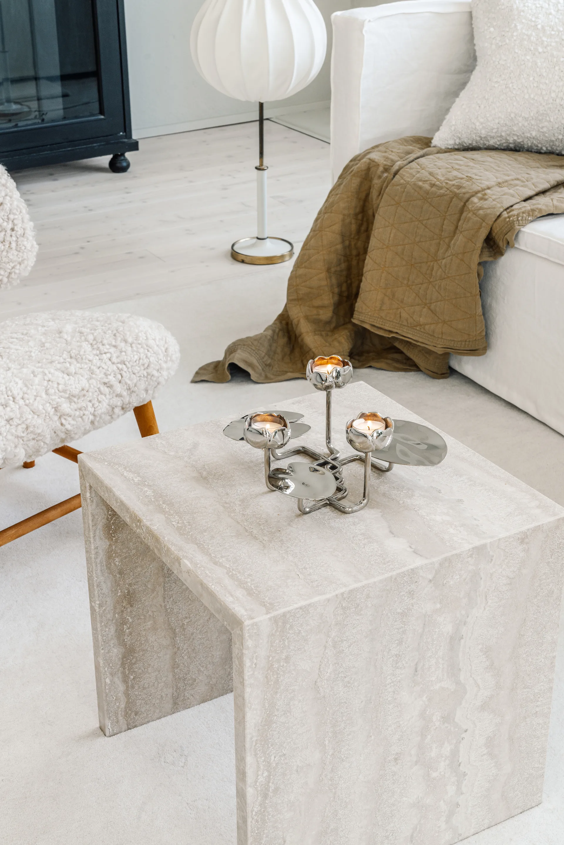 Ninfea grande lysestage, Forkromet messing Hilke Collection